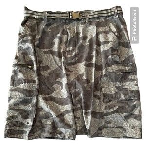 Iron Co  Belted Stretch Performance Hybrid Cargo Shorts  Gray  Camo  Size 38